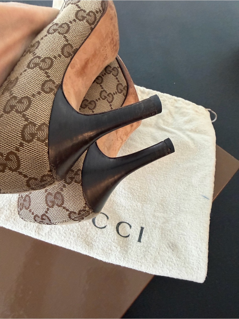 Gucci GG Canvas High-Heel Pumps
Authentic / size: 6,5 - Picture 7 of 9